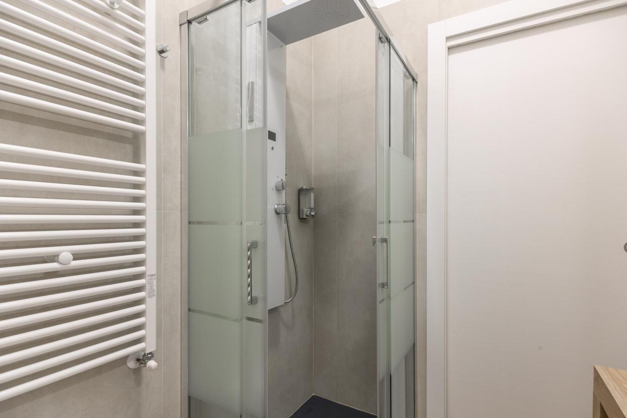 Ourjoy Condo, Free Parking, Ac, Wifi - M Gioia47, Station, Porta Nuova, Appartamento Milano
